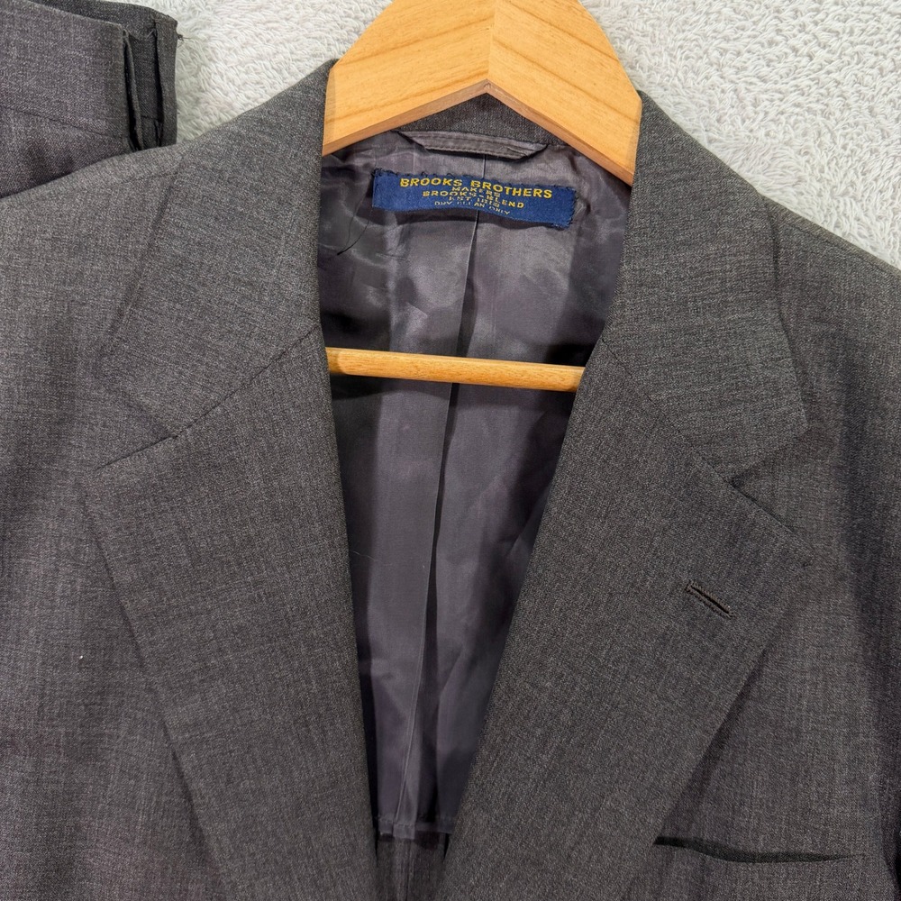 Vintage 80s Brooks Brothers Mens 42XS Slim Fit Gray Wool 2-Piece Suit 34x27 EUC - Picture 2 of 16
